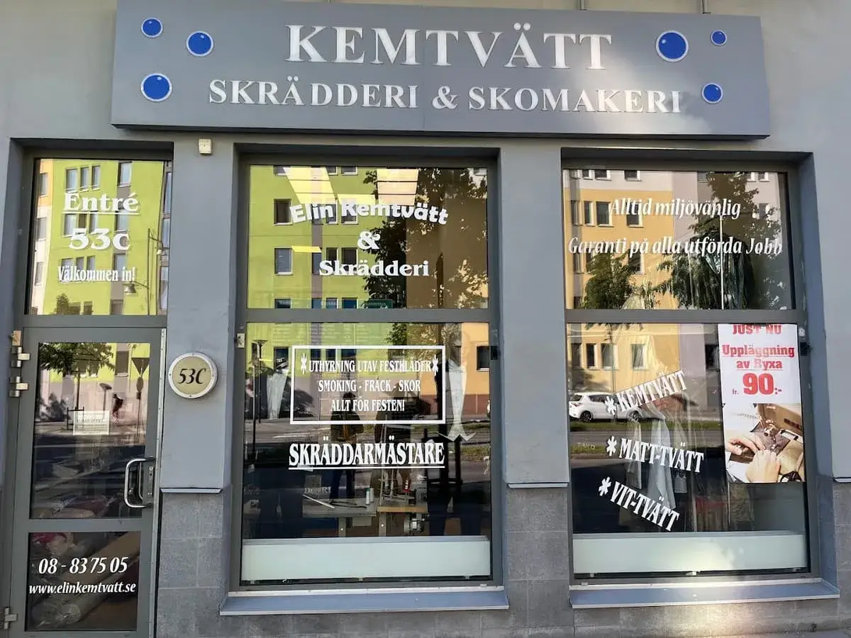 Elin Kemtv&auml;tt & Skr&auml;dderi erbjuder kemtv&auml;tt, skr&auml;dderi och skomakeri. De hyr &auml;ven ut festkl&auml;der.